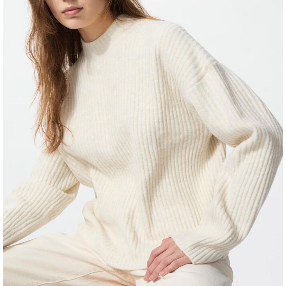Uniqlo Souffle Yarn Mock Neck Sweater in Off White
